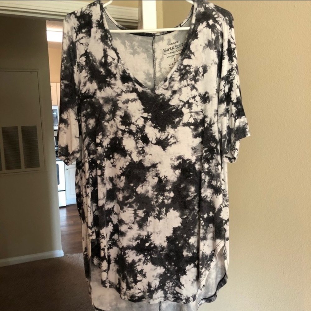 Torrid size 2 super soft tunic shirt